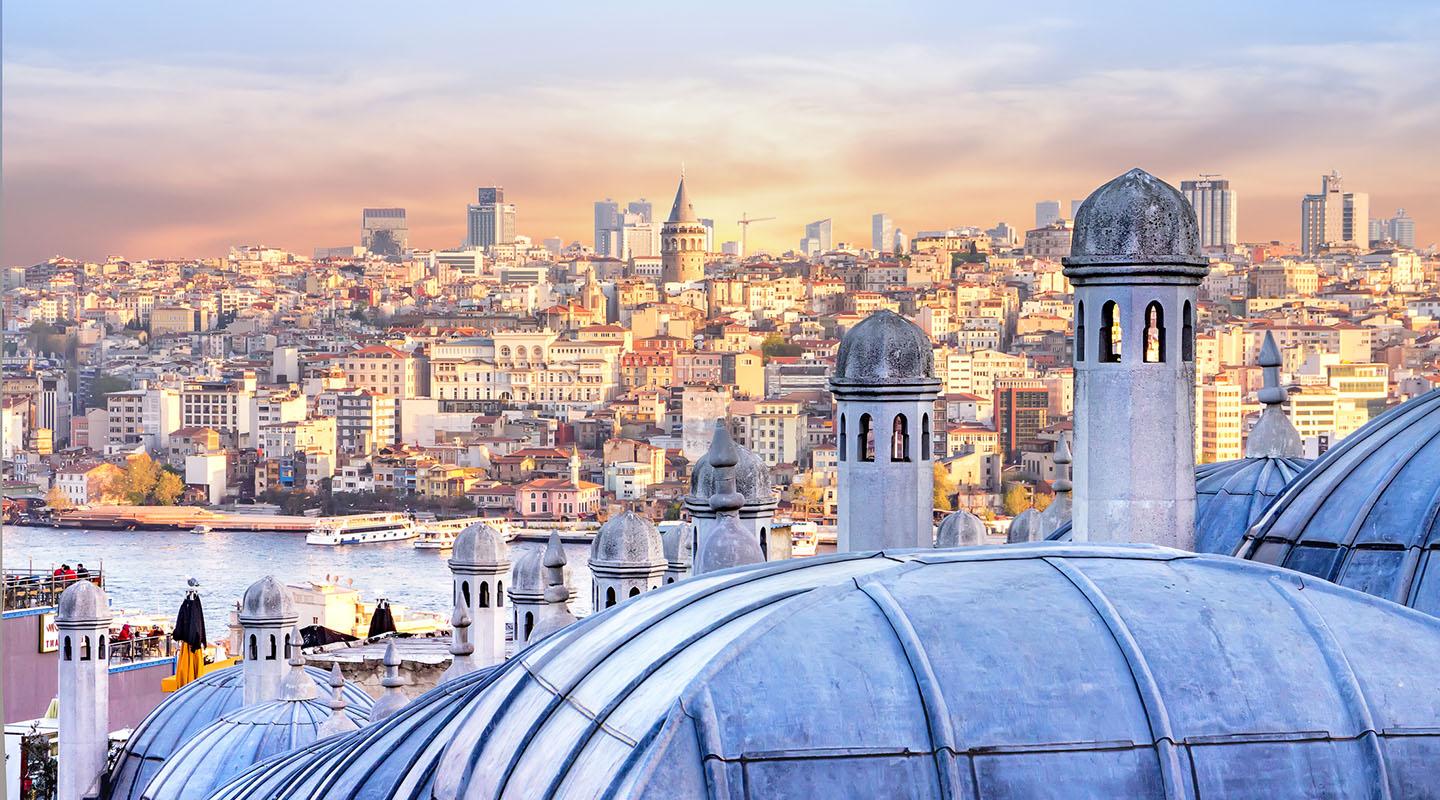 Landscape photo of Galata Tower in Turkey