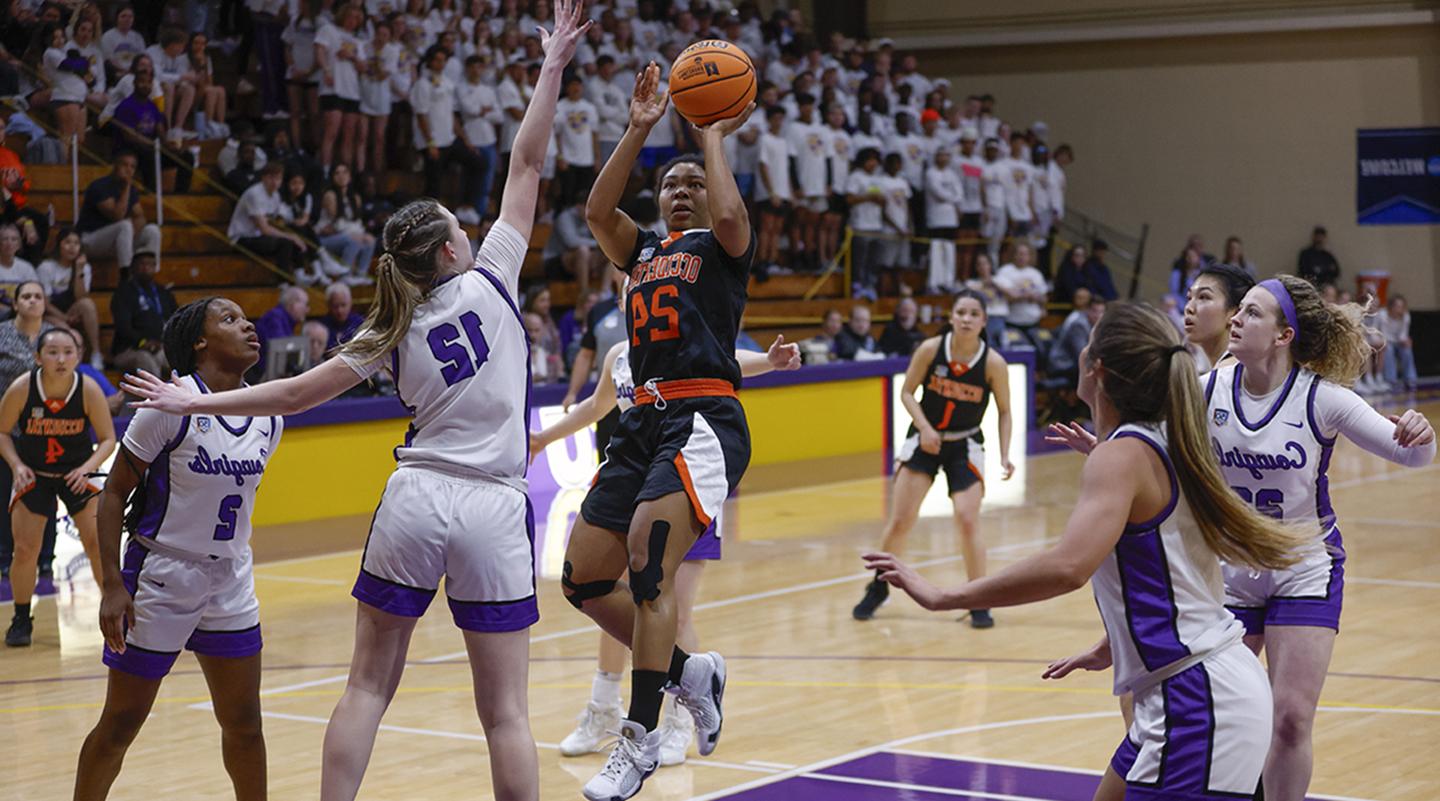 Toni Thompson '24, Occidental women's basketball