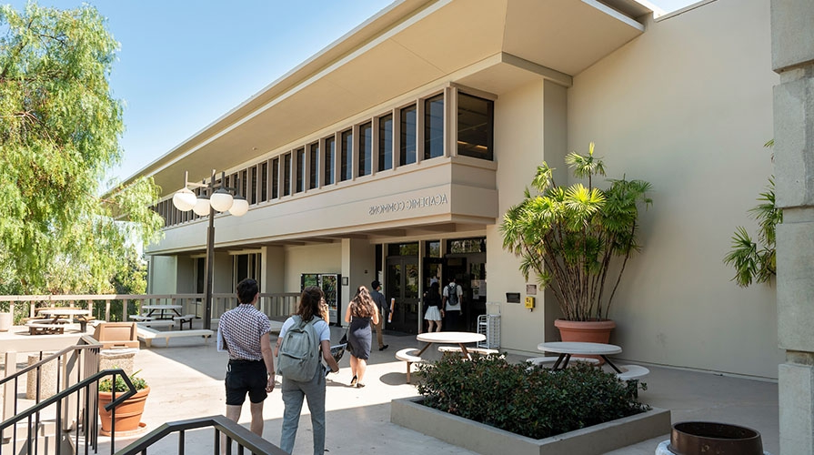 A view of the front entrance of Academic Commons on campus