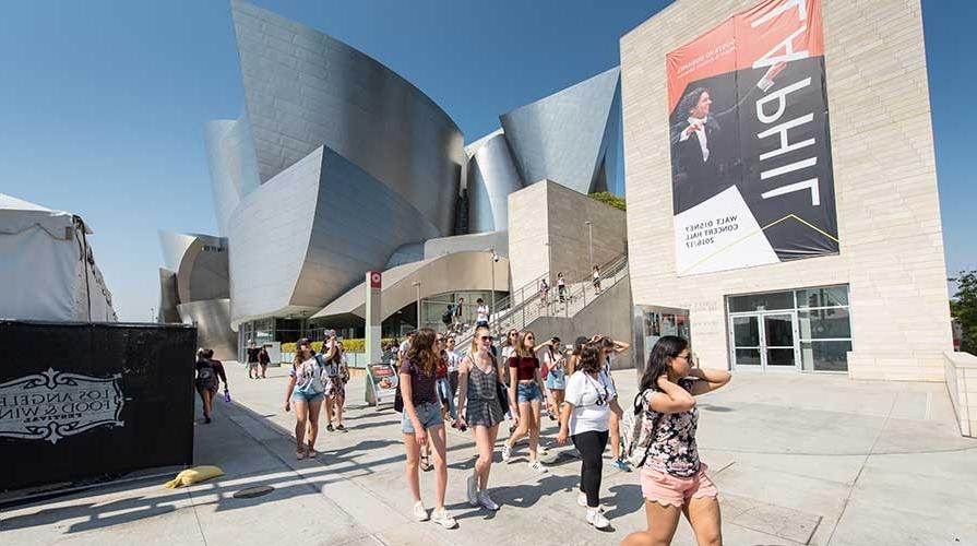 Oxy students in front of Disney Hall in downtown LA