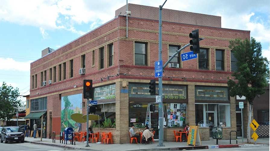 Cafe de Leche in Eagle Rock, on York Boulevard