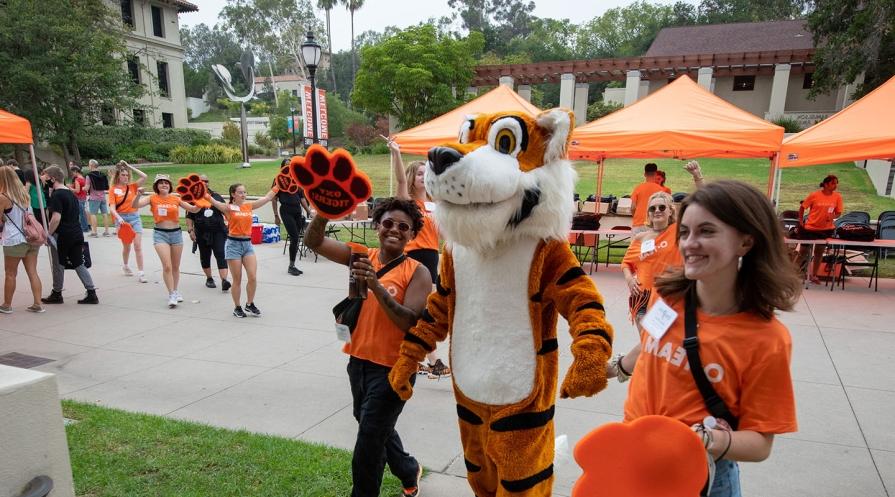 Oswald and OTeam members prepare for move in day on campus