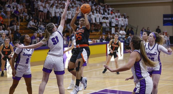 Toni Thompson '24, Occidental women's basketball