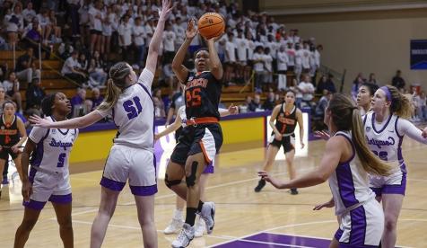 Toni Thompson '24, Occidental women's basketball