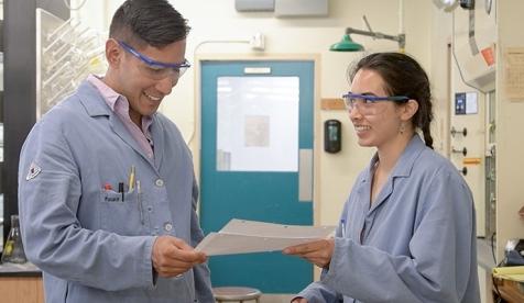 Student 和 her lab professor