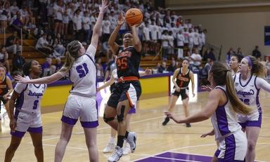 Toni Thompson '24, Occidental women's basketball