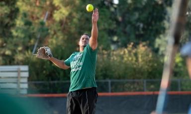 Los Amigos pitcher Freddy Hernandez